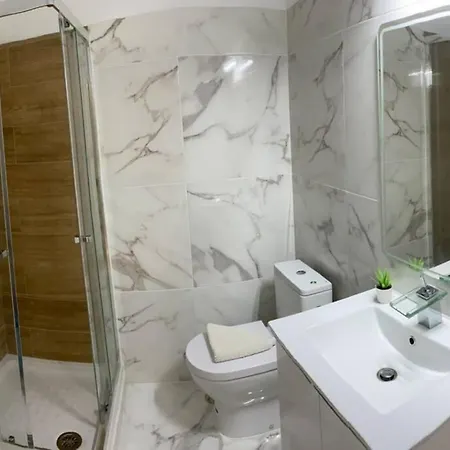 Barreiro Central Apartment アパート